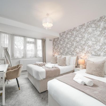 Lux 3Bed Near Wembley With Parking By Oceana Group - Sleeps 8 Appartement Harrow Buitenkant foto