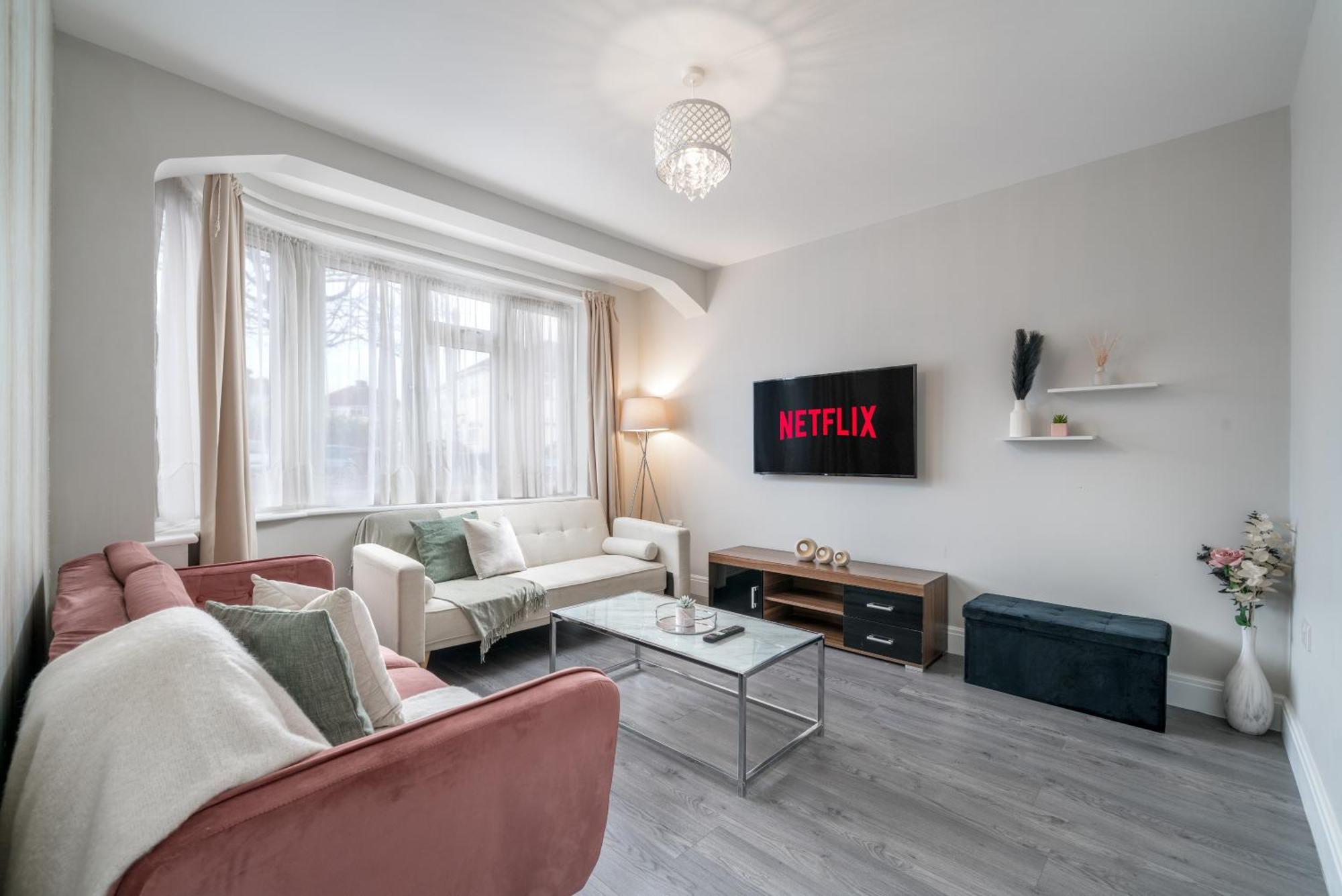 Lux 3Bed Near Wembley With Parking By Oceana Group - Sleeps 8 Appartement Harrow Buitenkant foto