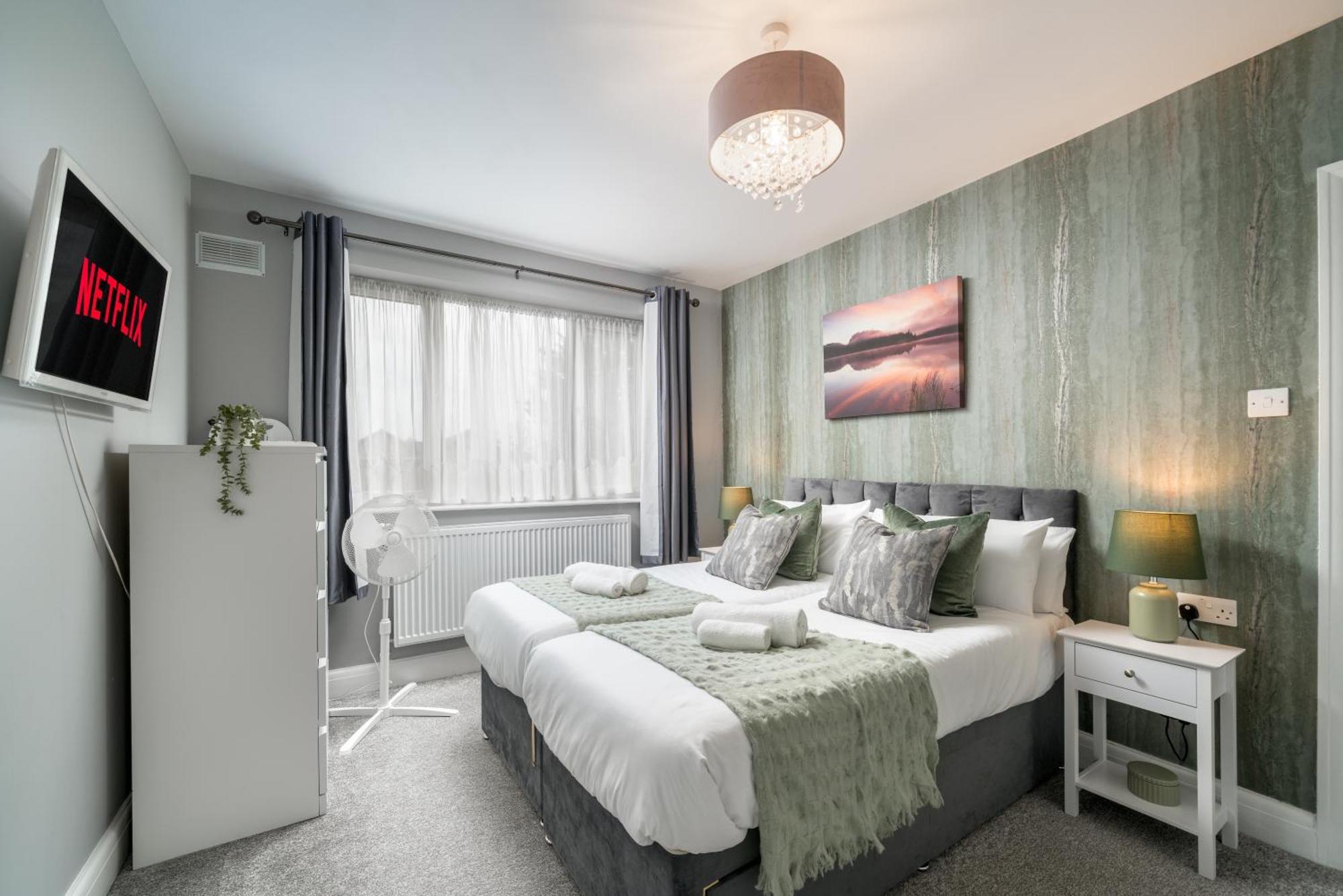 Lux 3Bed Near Wembley With Parking By Oceana Group - Sleeps 8 Appartement Harrow Buitenkant foto